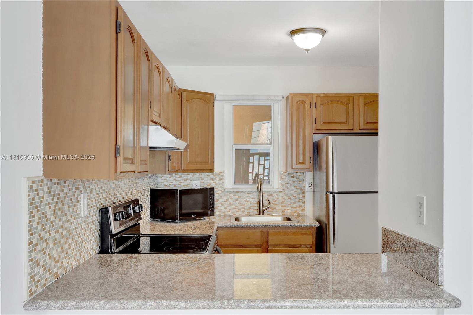 600 NE 25th St PHD