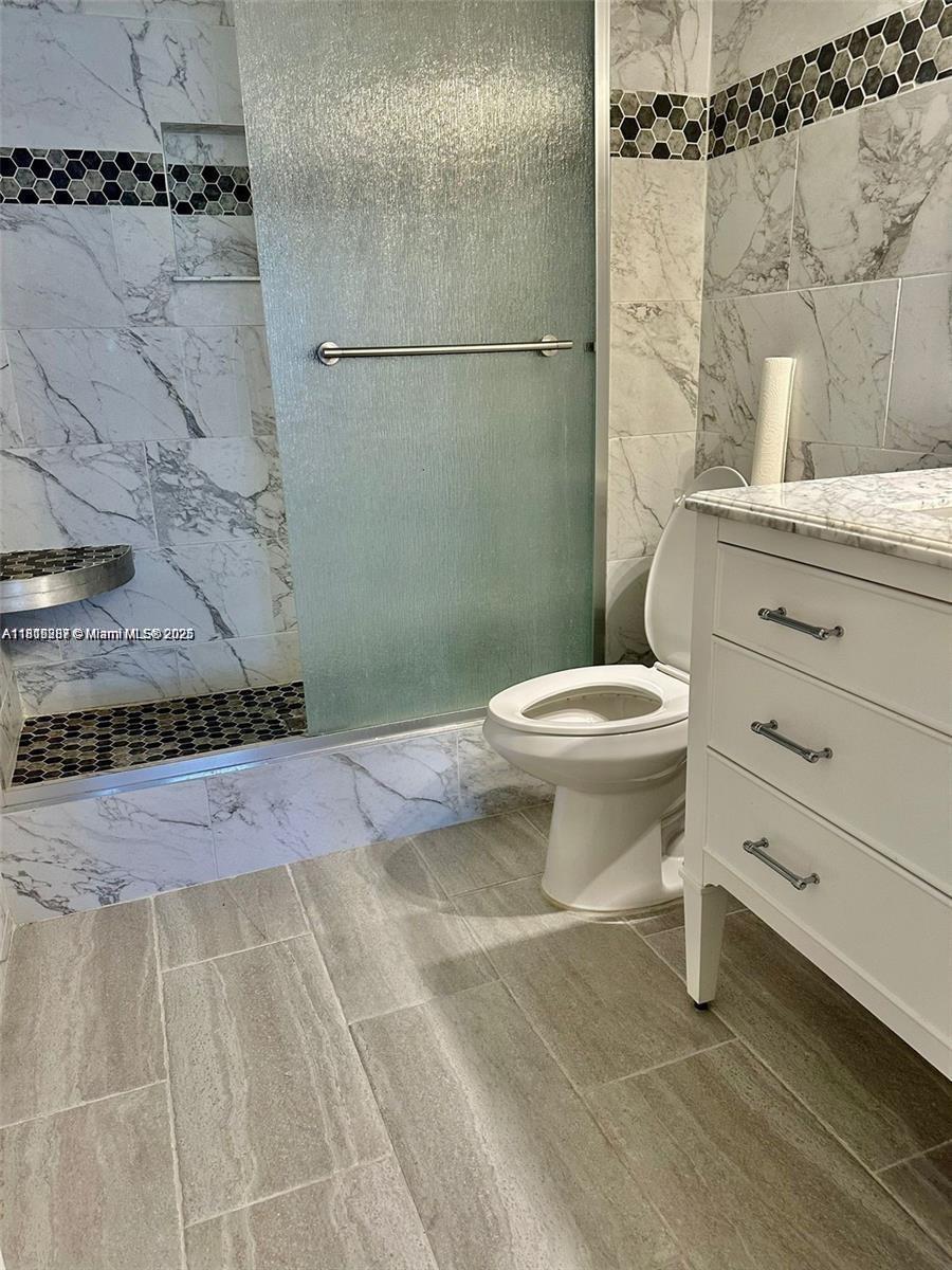 600 Three Islands Blvd #703, Hallandale Beach, Florida image 15
