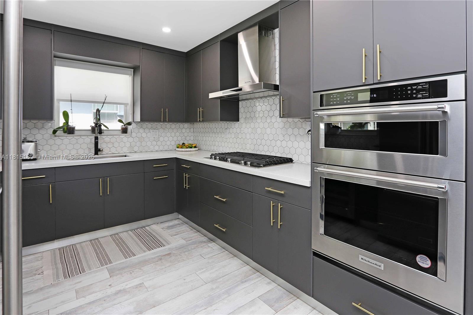 1611 Madison St, Hollywood, Florida image 2