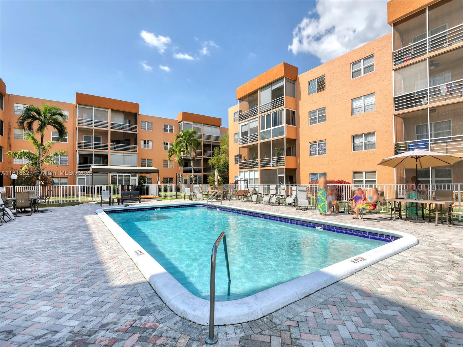 3048 E Sunrise Lakes Dr #319, Sunrise, Florida image 1