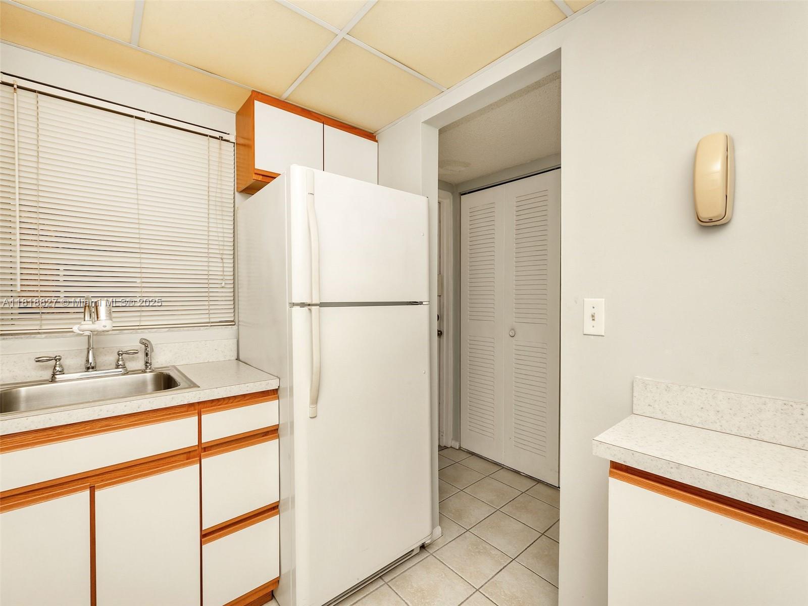 3048 E Sunrise Lakes Dr #319, Sunrise, Florida image 12