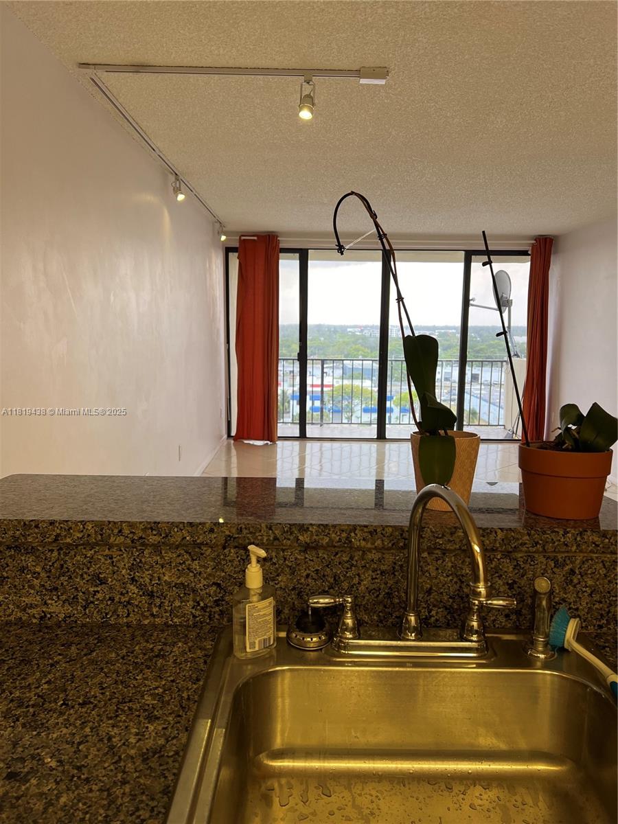 1470 NE 123rd St #A1106, North Miami, Florida image 4