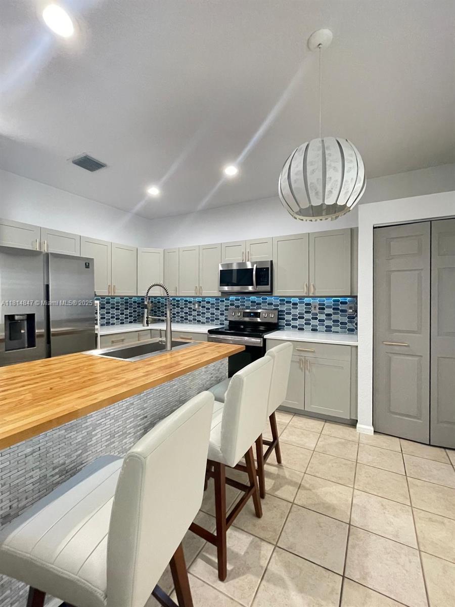 18796 SW 27th Ct, Miramar, Florida image 2