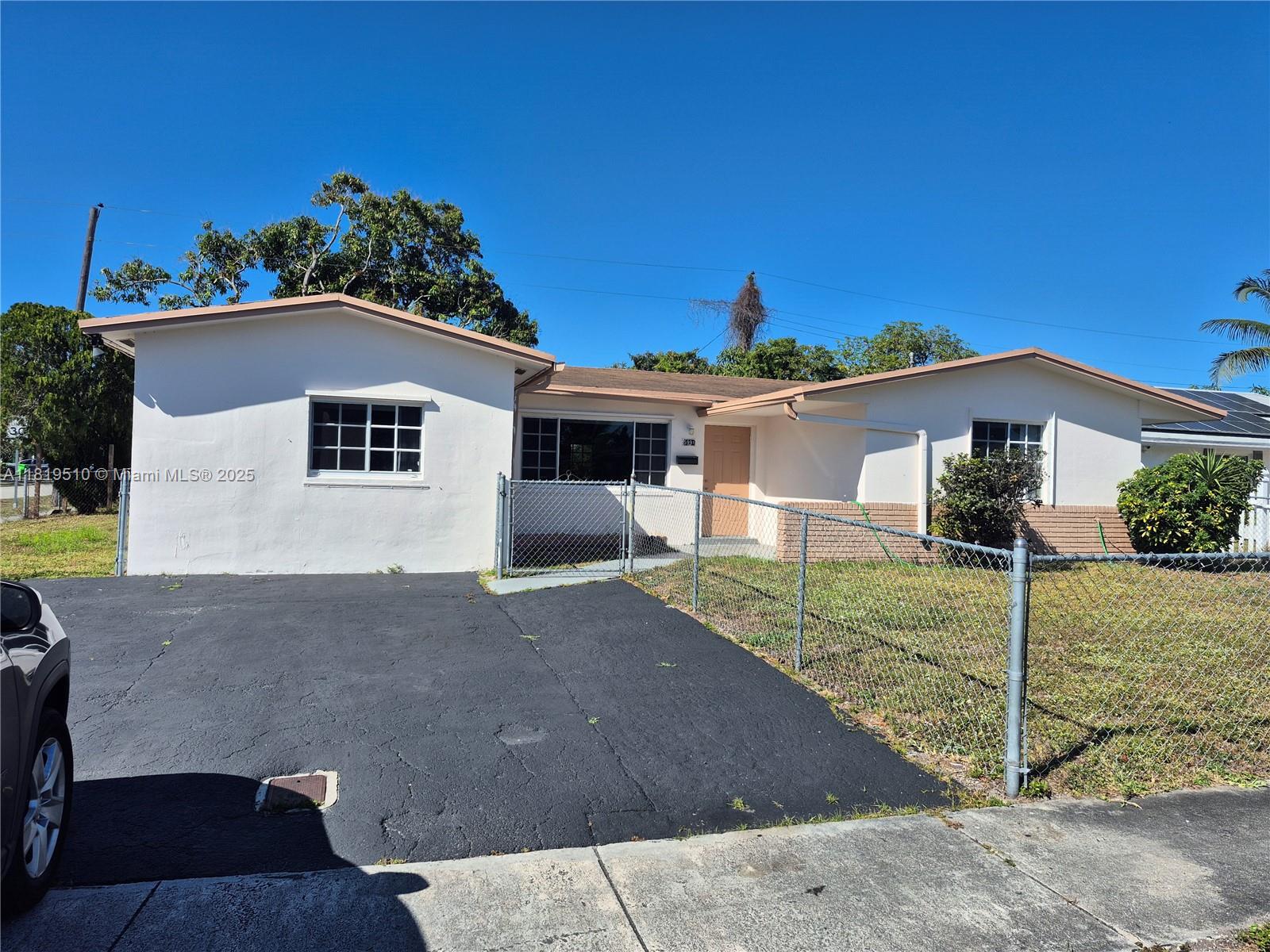 5991 NW 16th St, Sunrise, Florida image 1