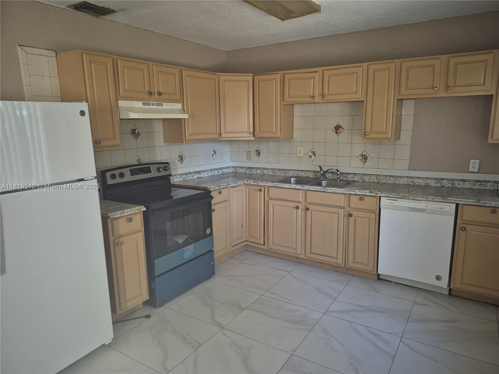 5991 NW 16th St, Sunrise, Florida image 4
