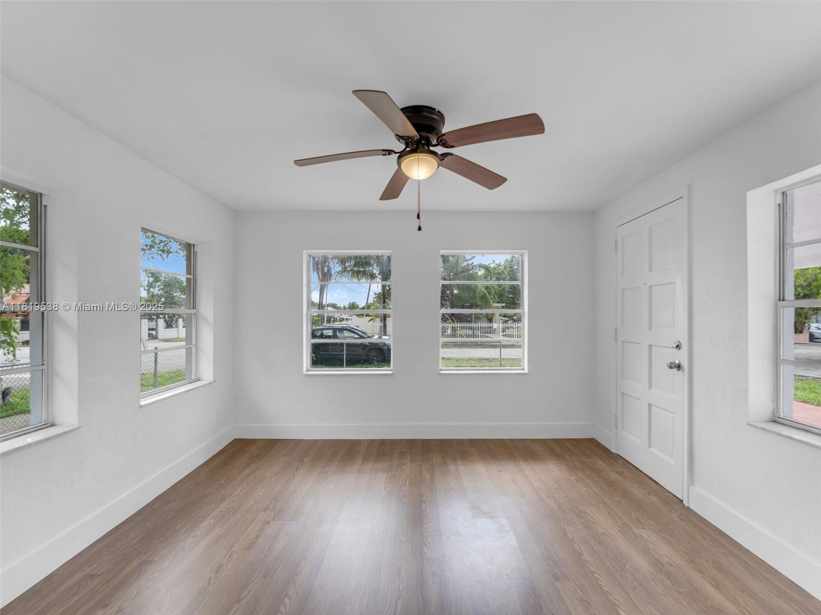 520 NW 32nd Pl, Miami, Florida image 14