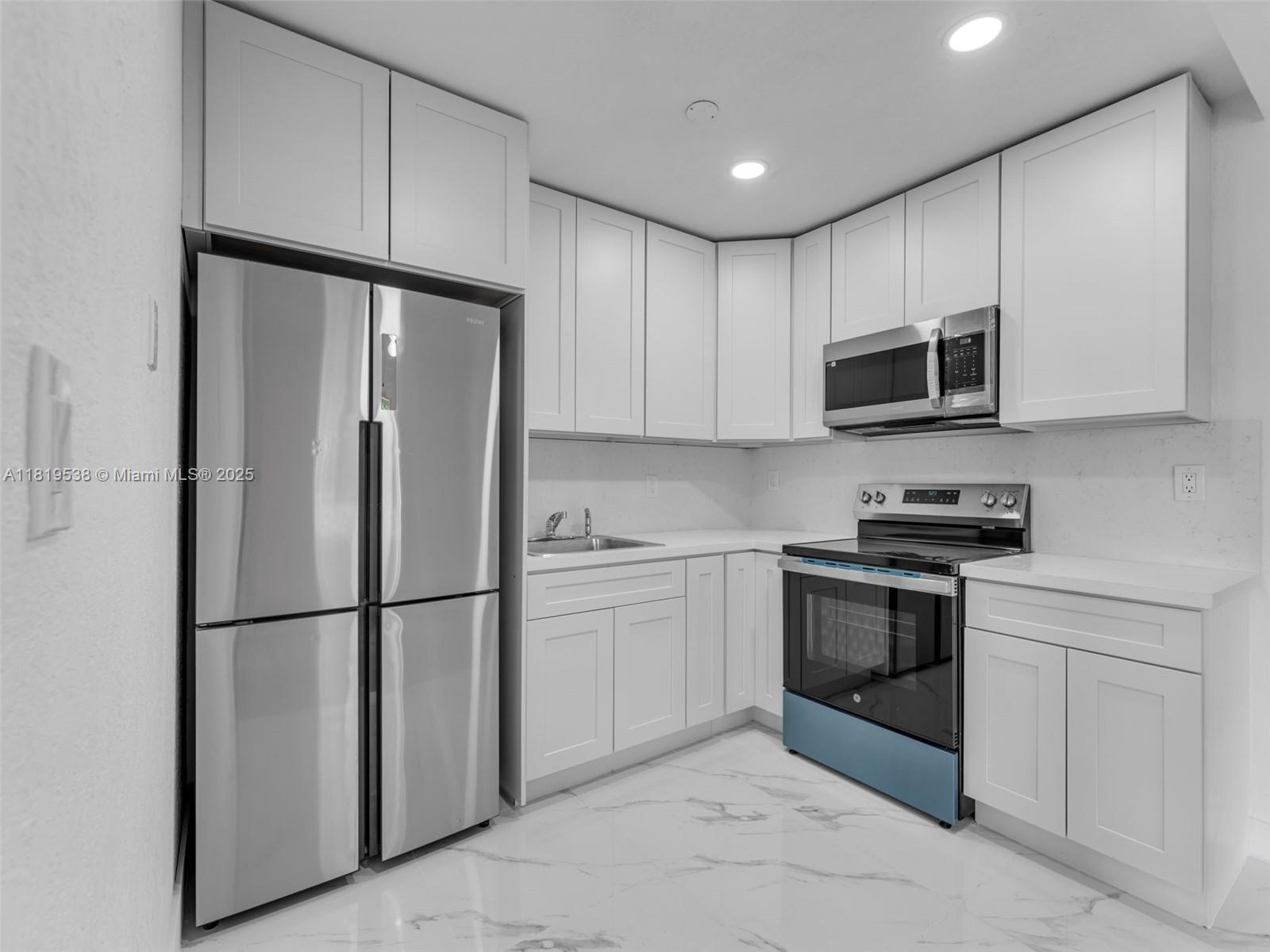 520 NW 32nd Pl, Miami, Florida image 16