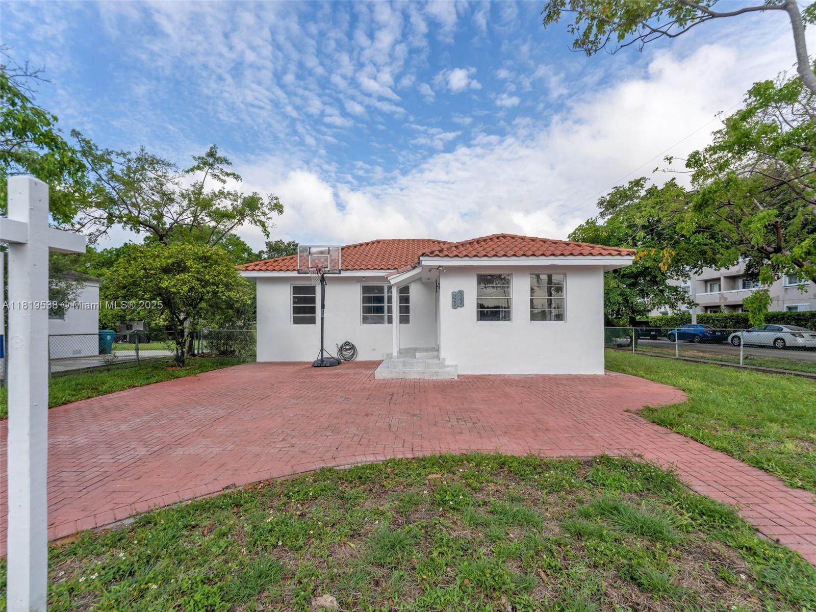 520 NW 32nd Pl, Miami, Florida image 2