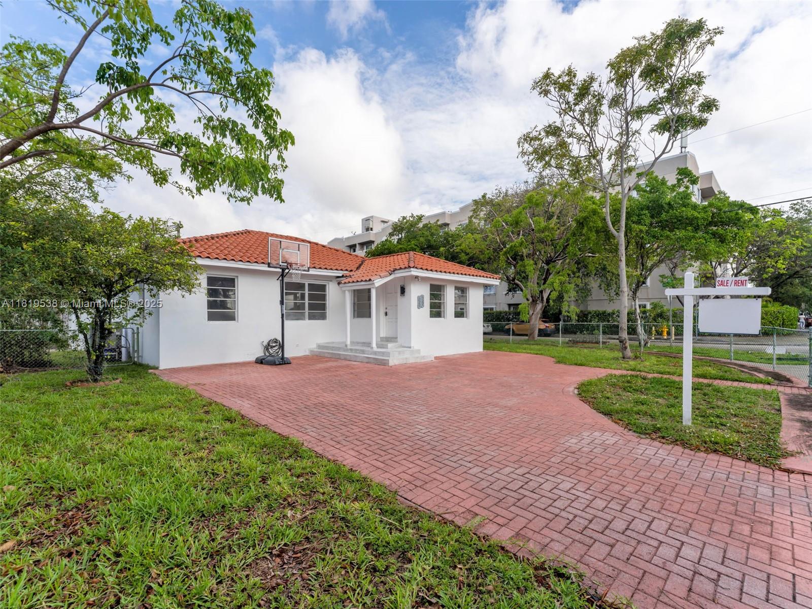 520 NW 32nd Pl, Miami, Florida image 3
