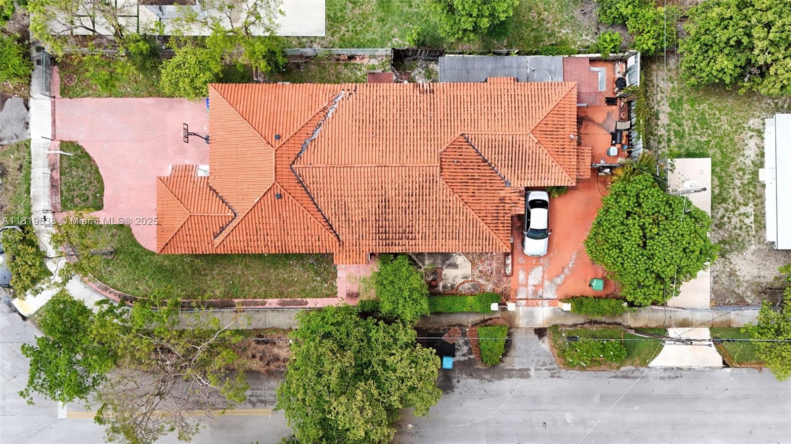 520 NW 32nd Pl, Miami, Florida image 39