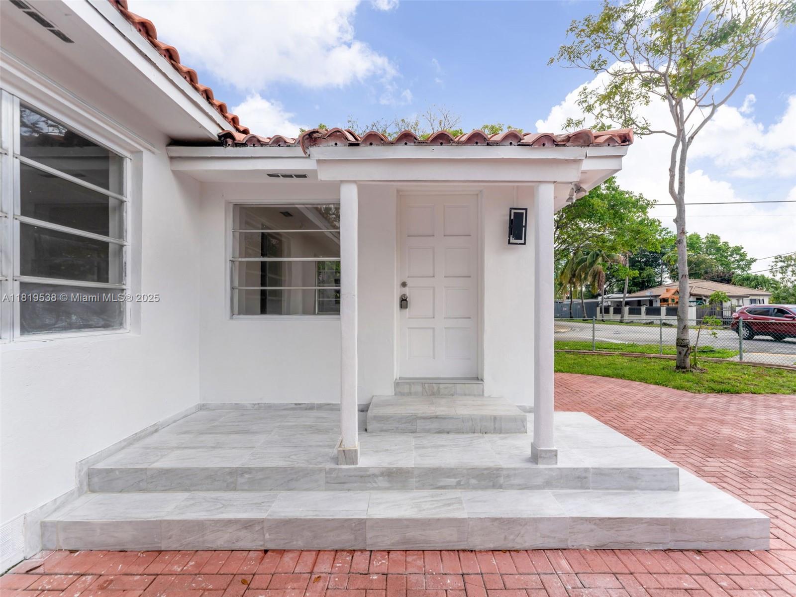 520 NW 32nd Pl, Miami, Florida image 4