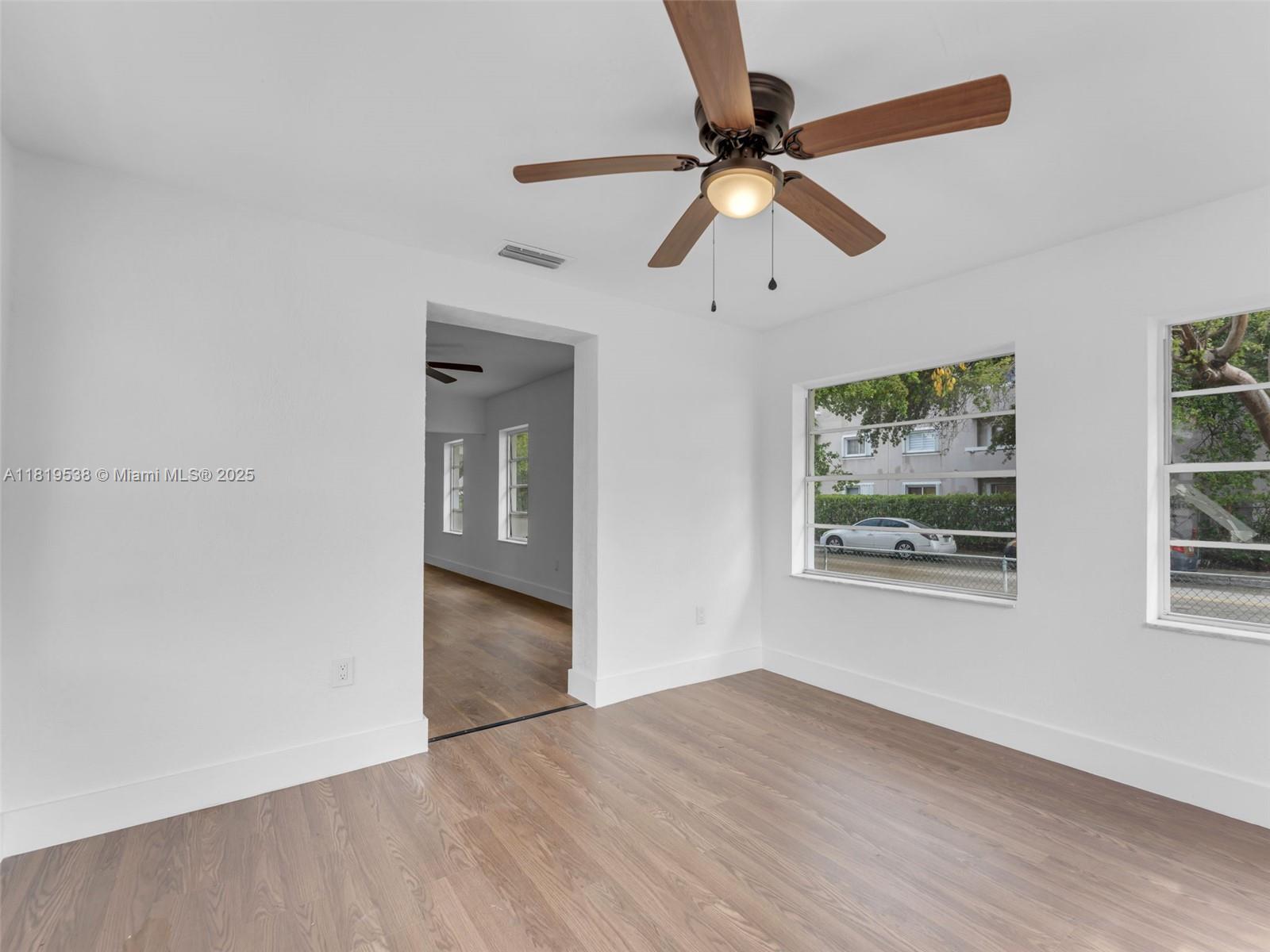 520 NW 32nd Pl, Miami, Florida image 5