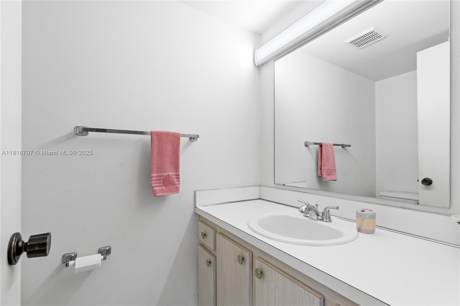 311 Pine Ridge Cir #C-2, Green Acres, Florida image 12