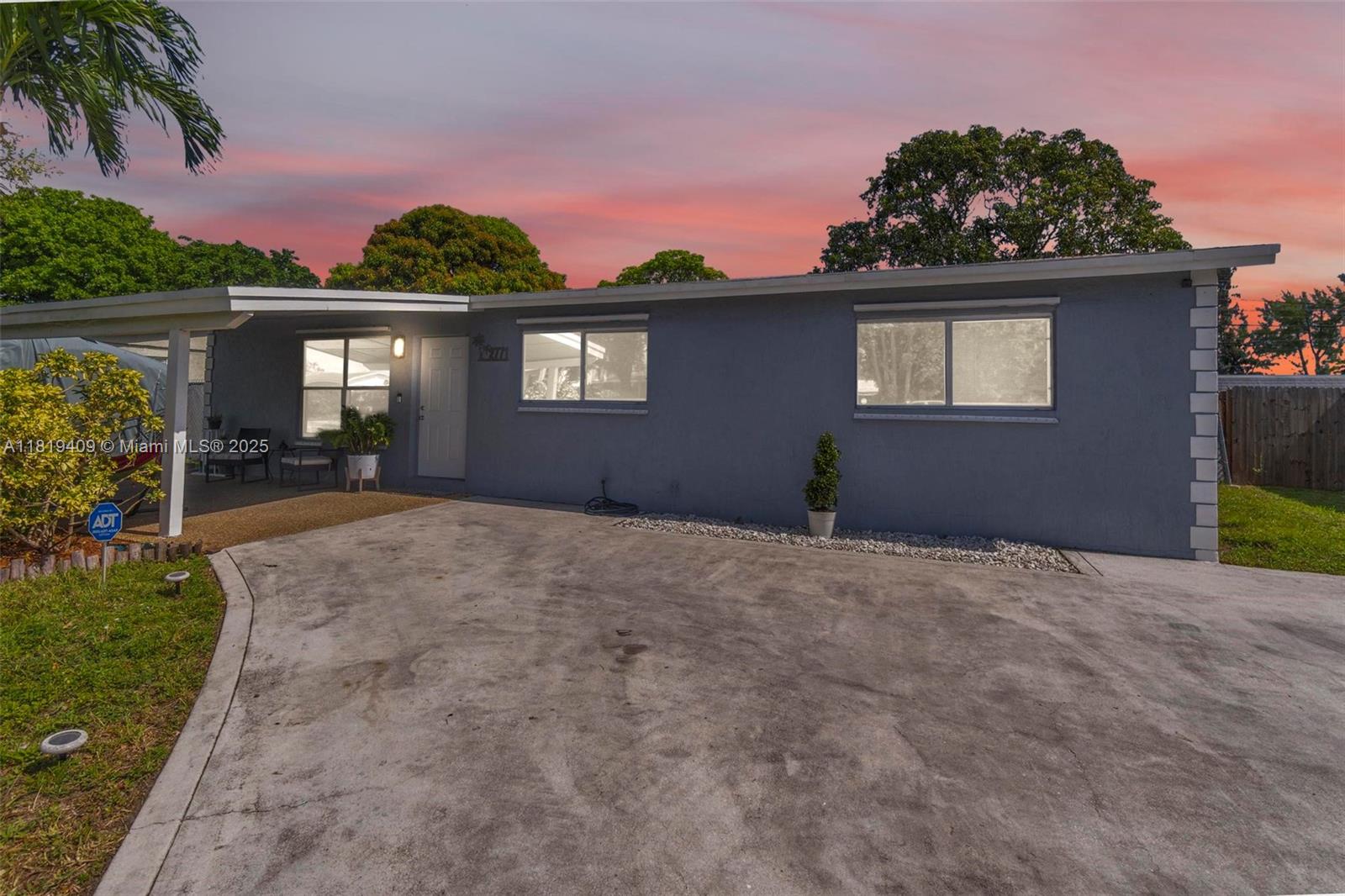 2771 NW 25th St, Fort Lauderdale, Florida image 1