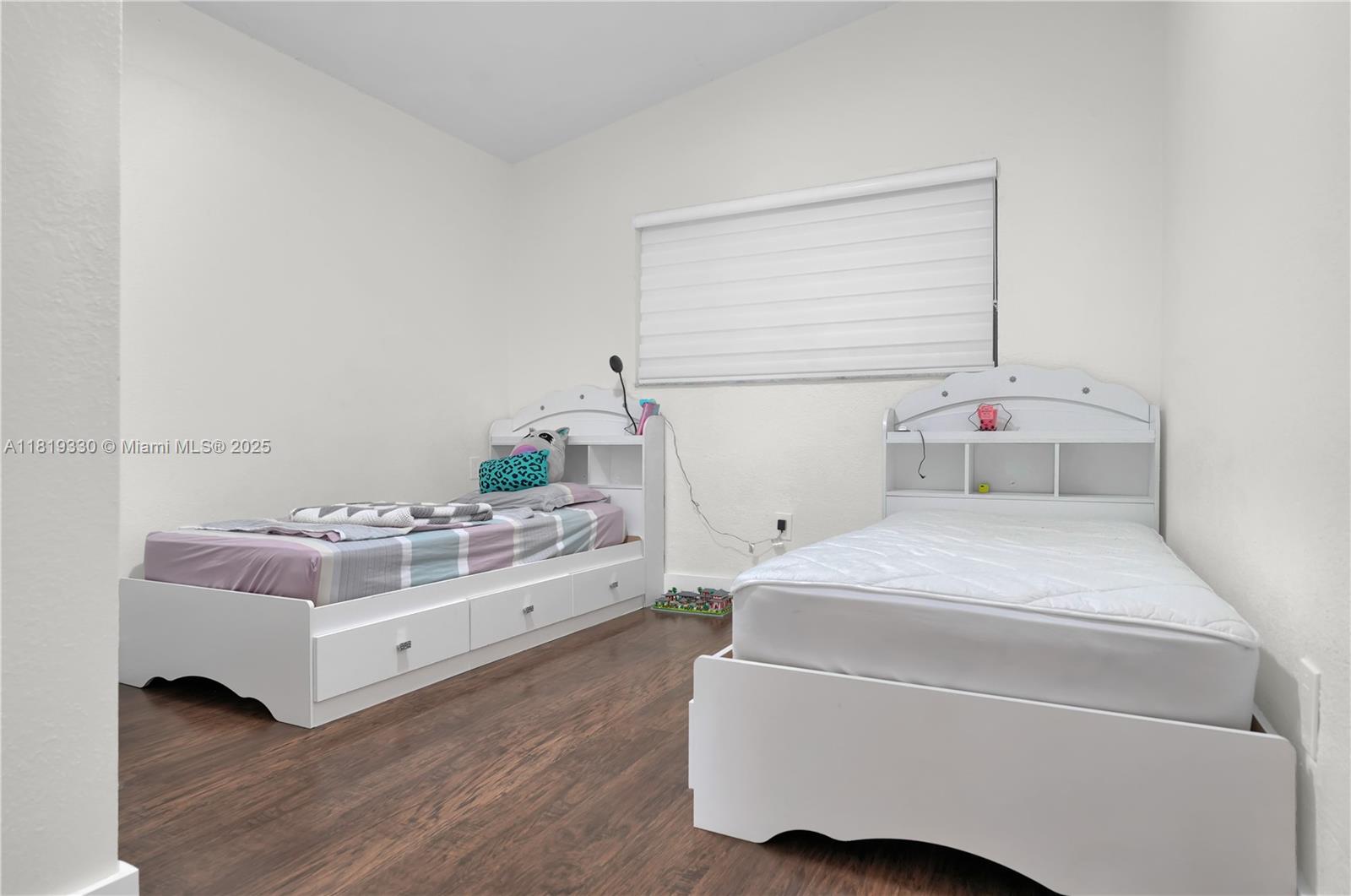 521 NE 175th St, North Miami Beach, Florida image 20