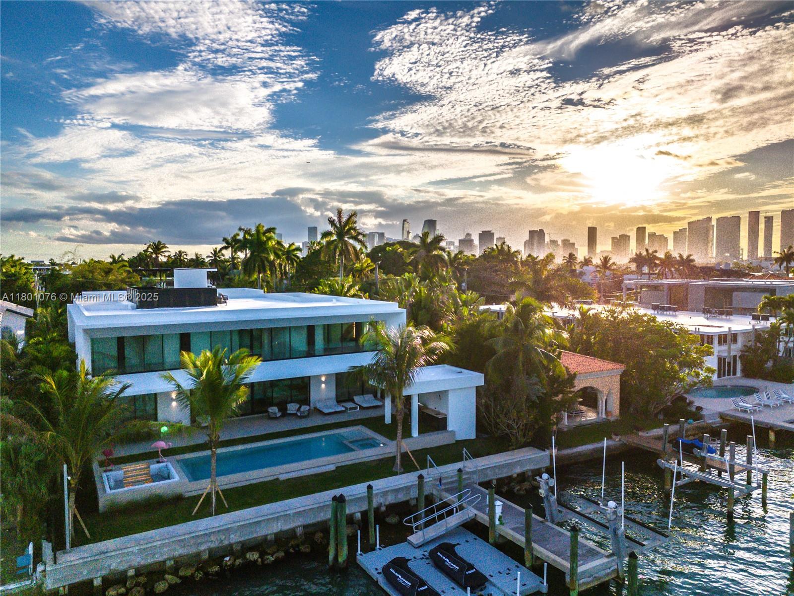 Casa à Venda em Miami Beach, FL