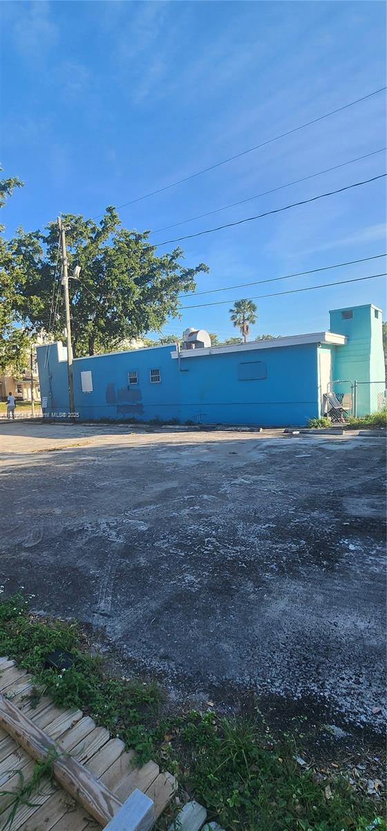 1881 N Tamarind Ave, West Palm Beach, Florida image 7
