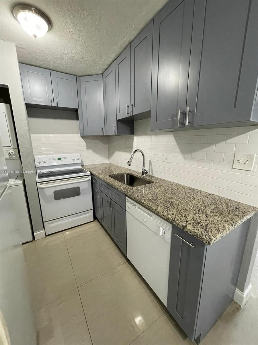 2720 NW 2nd St, Pompano Beach, Florida image 6