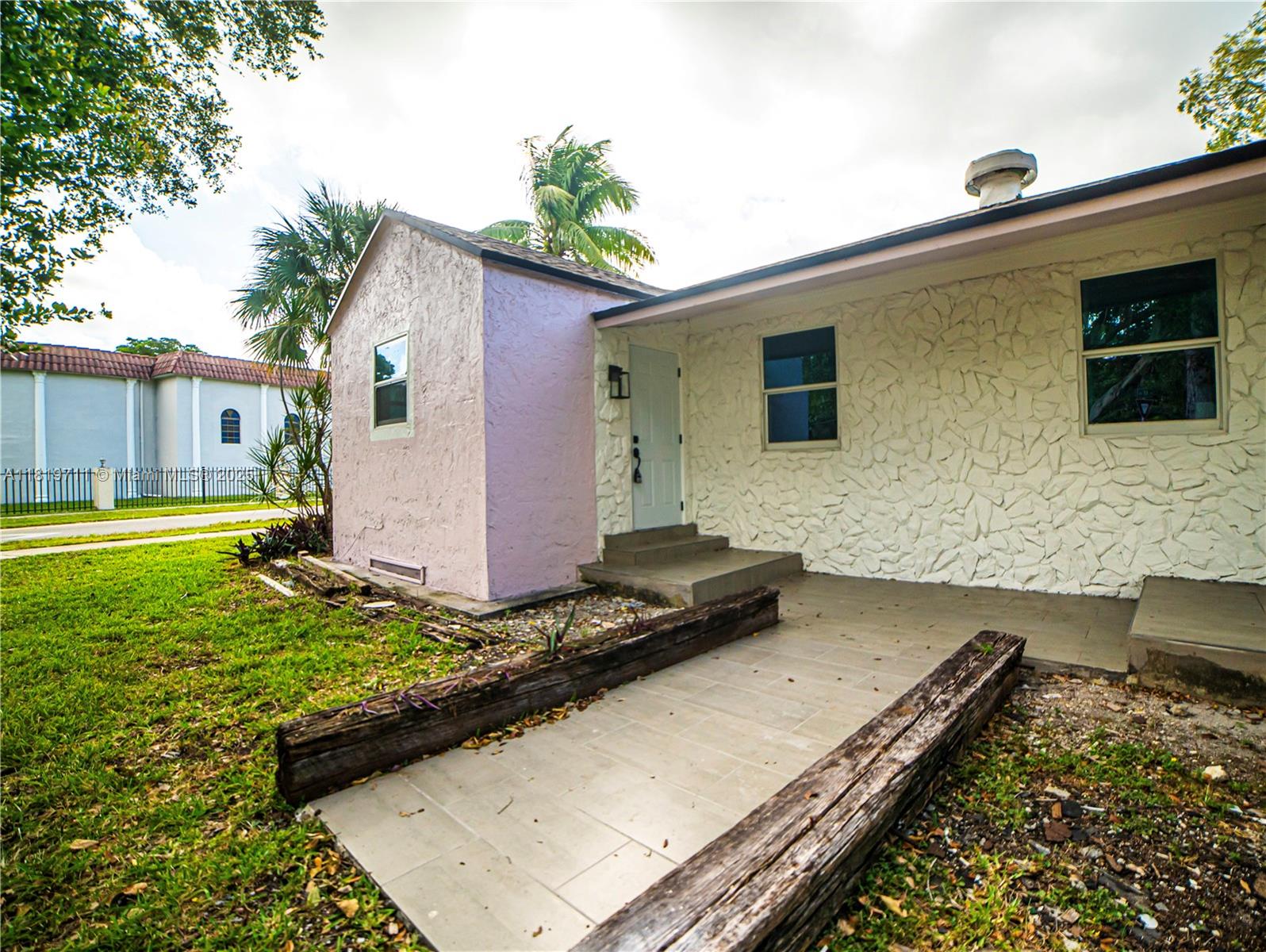 412 Columbus Pkwy, Hollywood, Florida image 2
