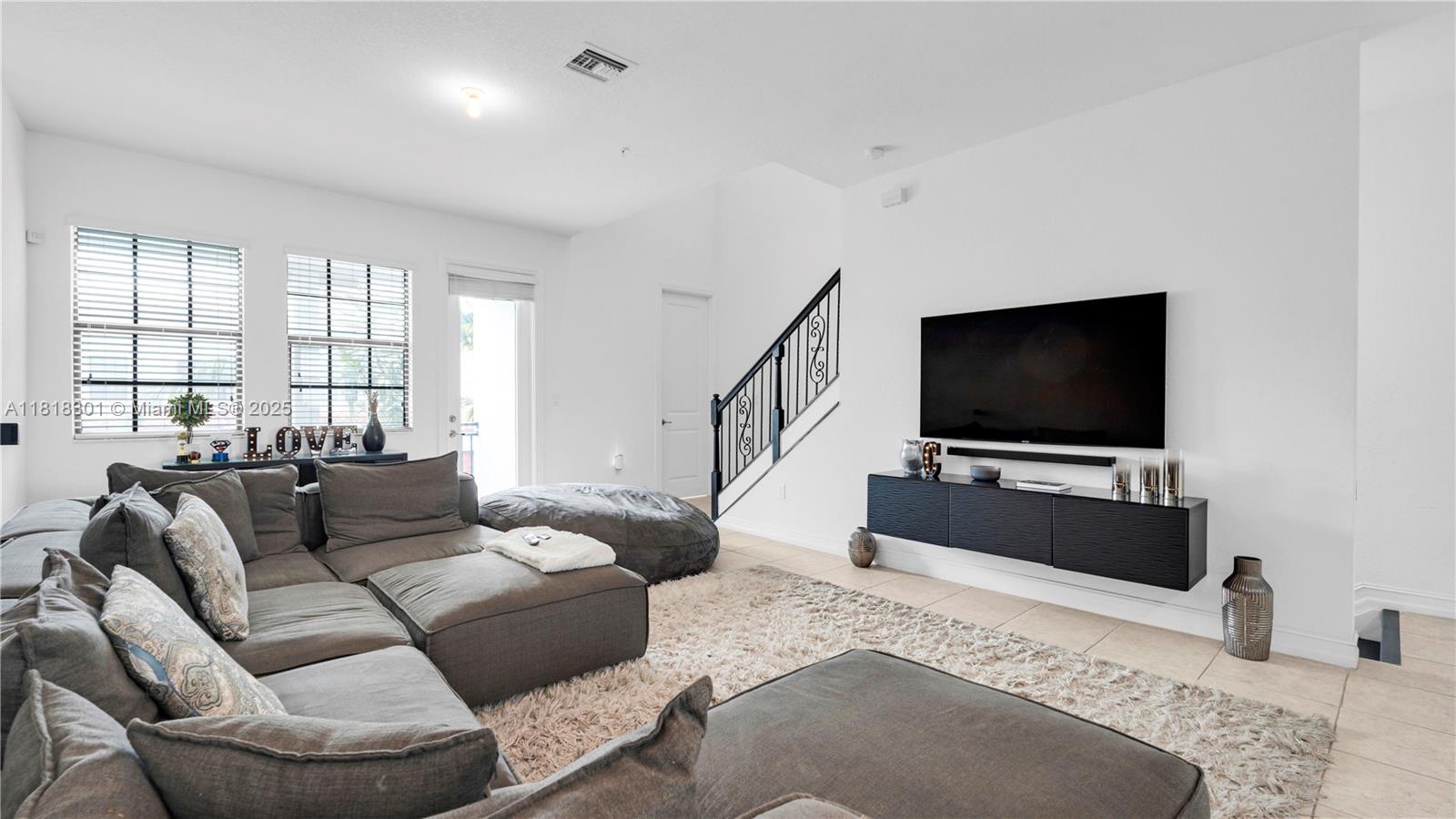 11530 SW 13th Ct, Pembroke Pines, Florida image 10