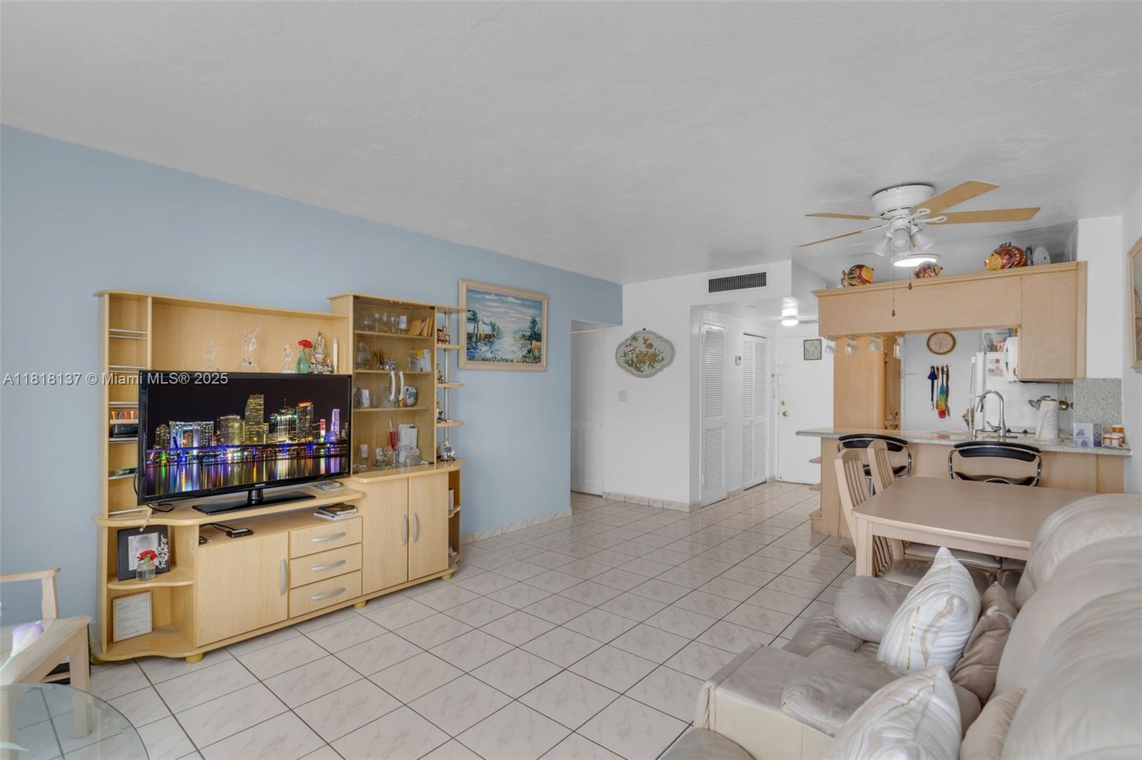 2899 Collins Ave #946, Miami Beach, Florida image 4