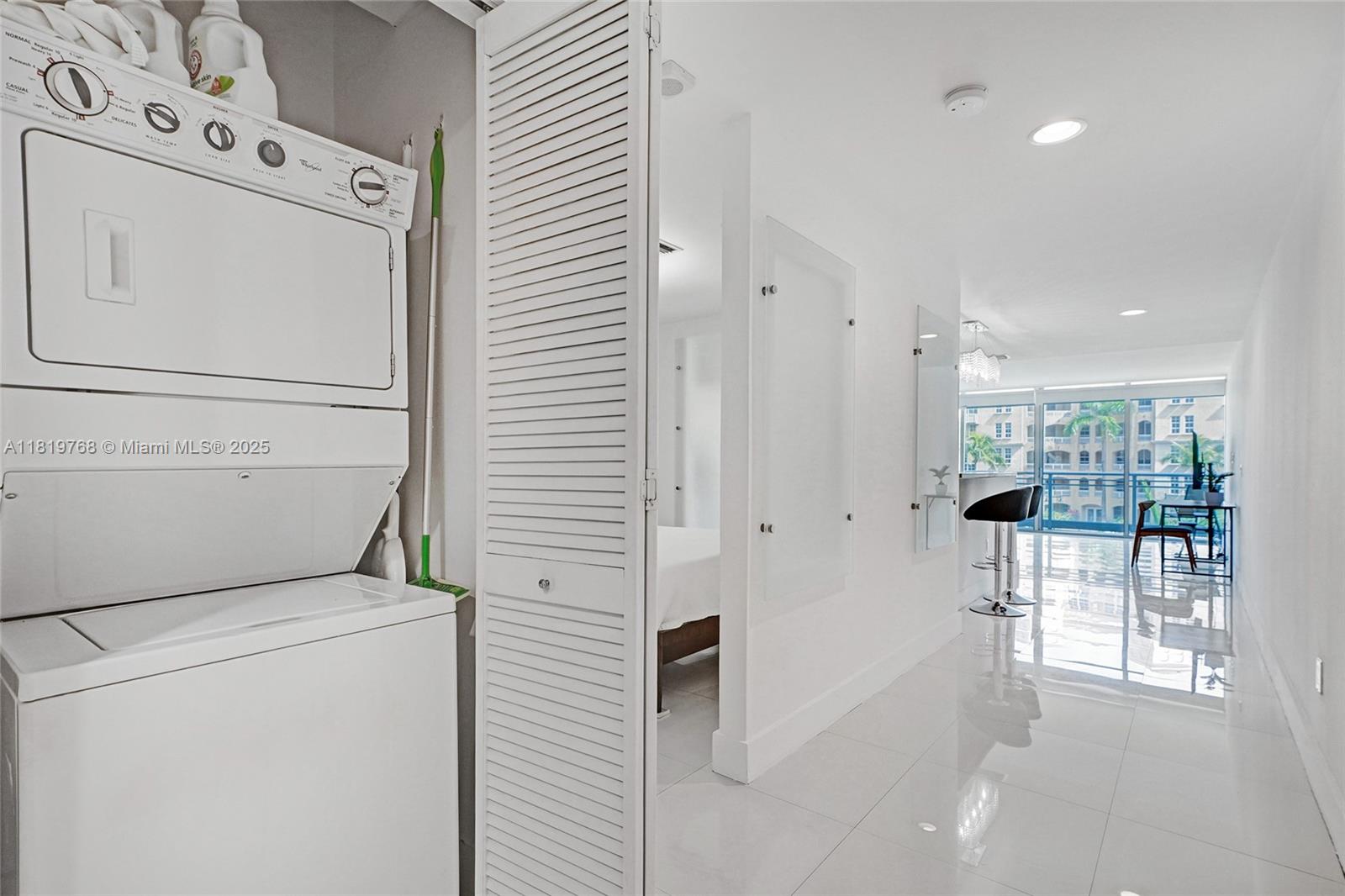 2950 NE 188th Street #225, Aventura, Florida image 21