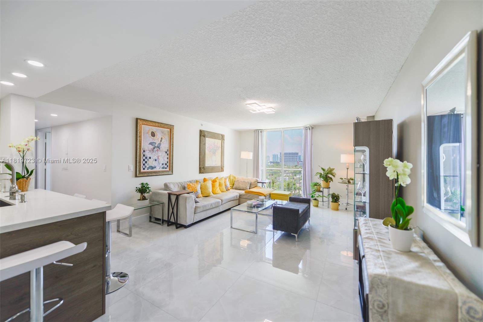 Two Midtown Miami Condo Properties For Sale - Homes and Condos - Miami,  Florida, image size:1600x1066