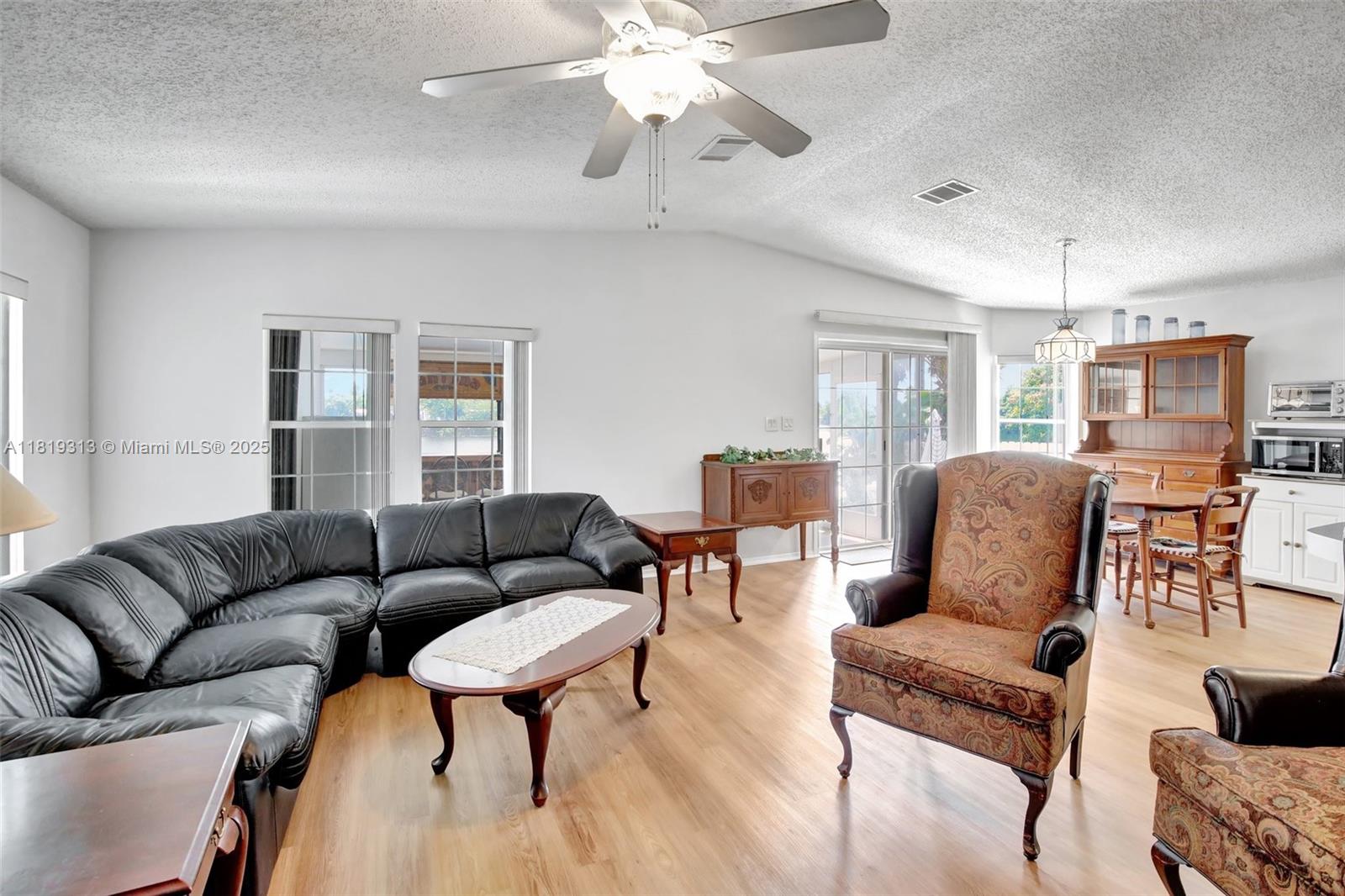 21871 S Heritage Cir, Pembroke Pines, Florida image 12