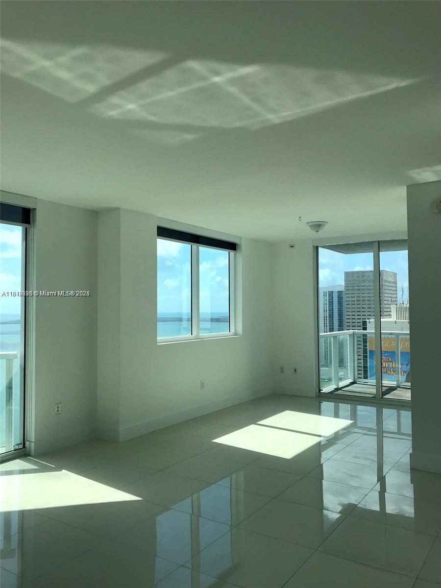Apartamento para Alugar em Miami, FL