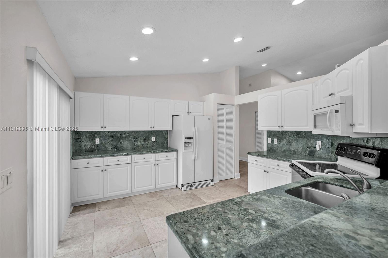 1624 SW 149th Ave, Pembroke Pines, Florida image 10