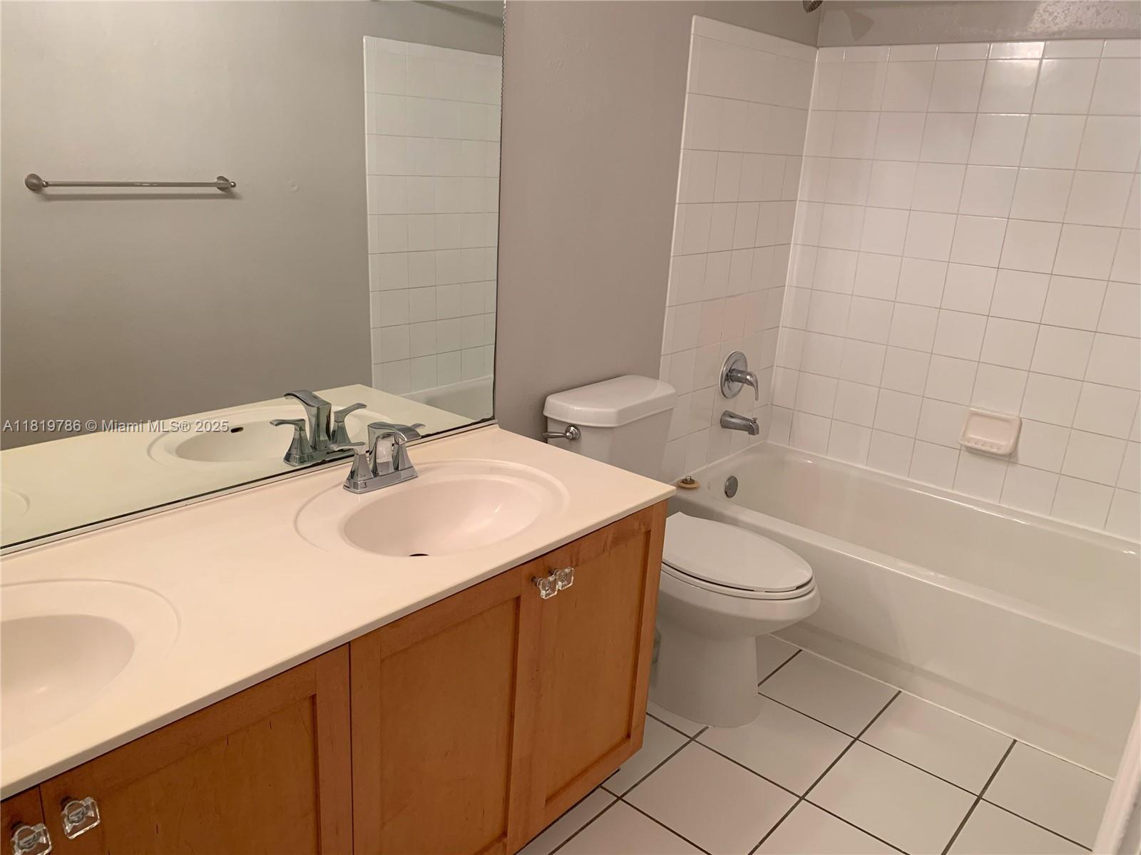 10911 Jewel Box Ln, Tamarac, Florida image 11