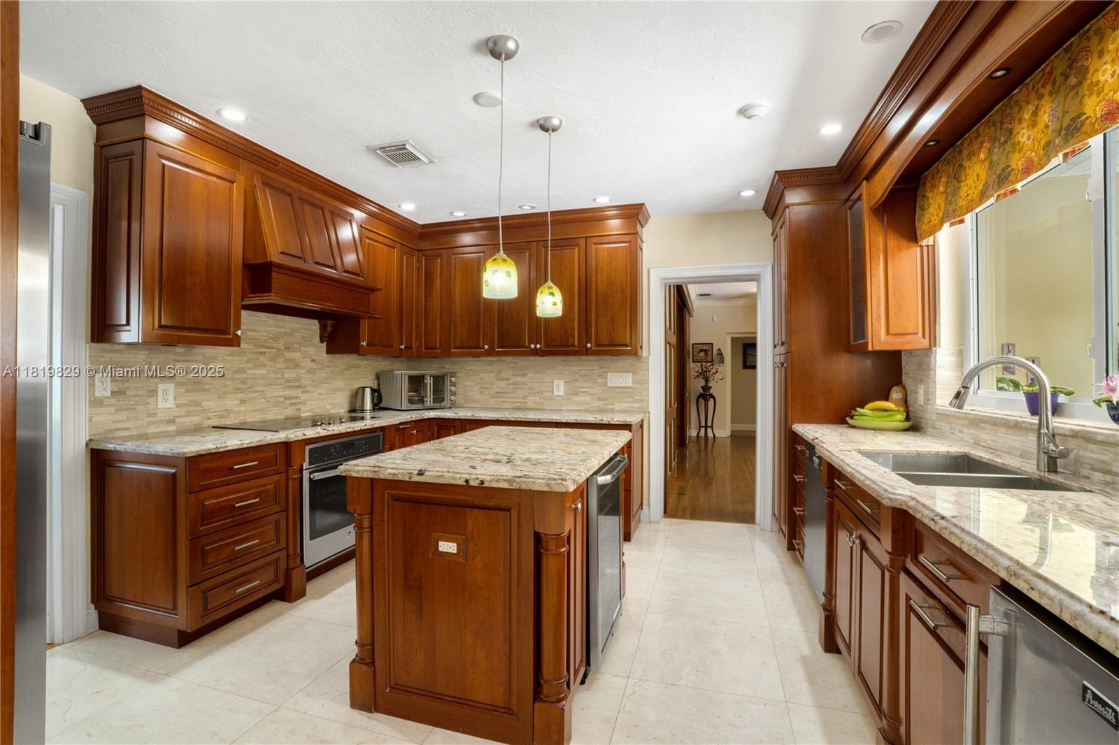 1270 Mariola Ct, Coral Gables, Florida image 8