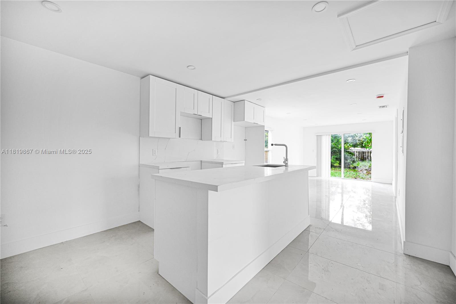 127 NE 8th St, Pompano Beach, Florida image 37