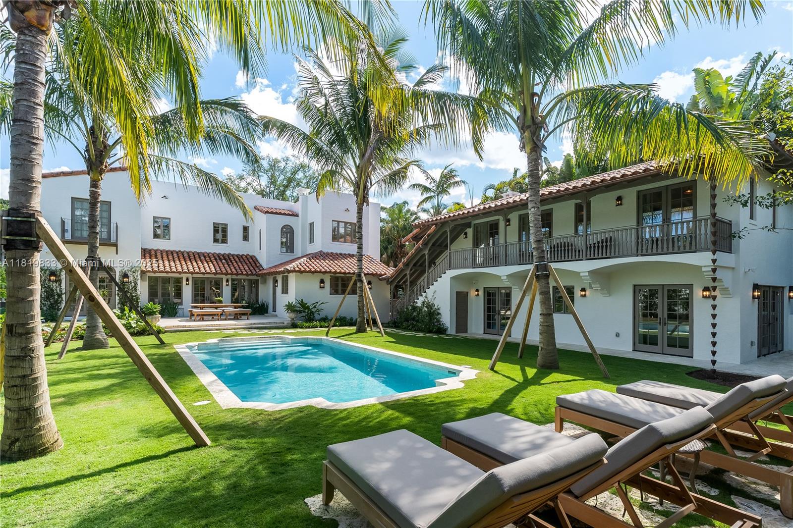 1225 N Greenway Dr, Coral Gables, Florida image 18
