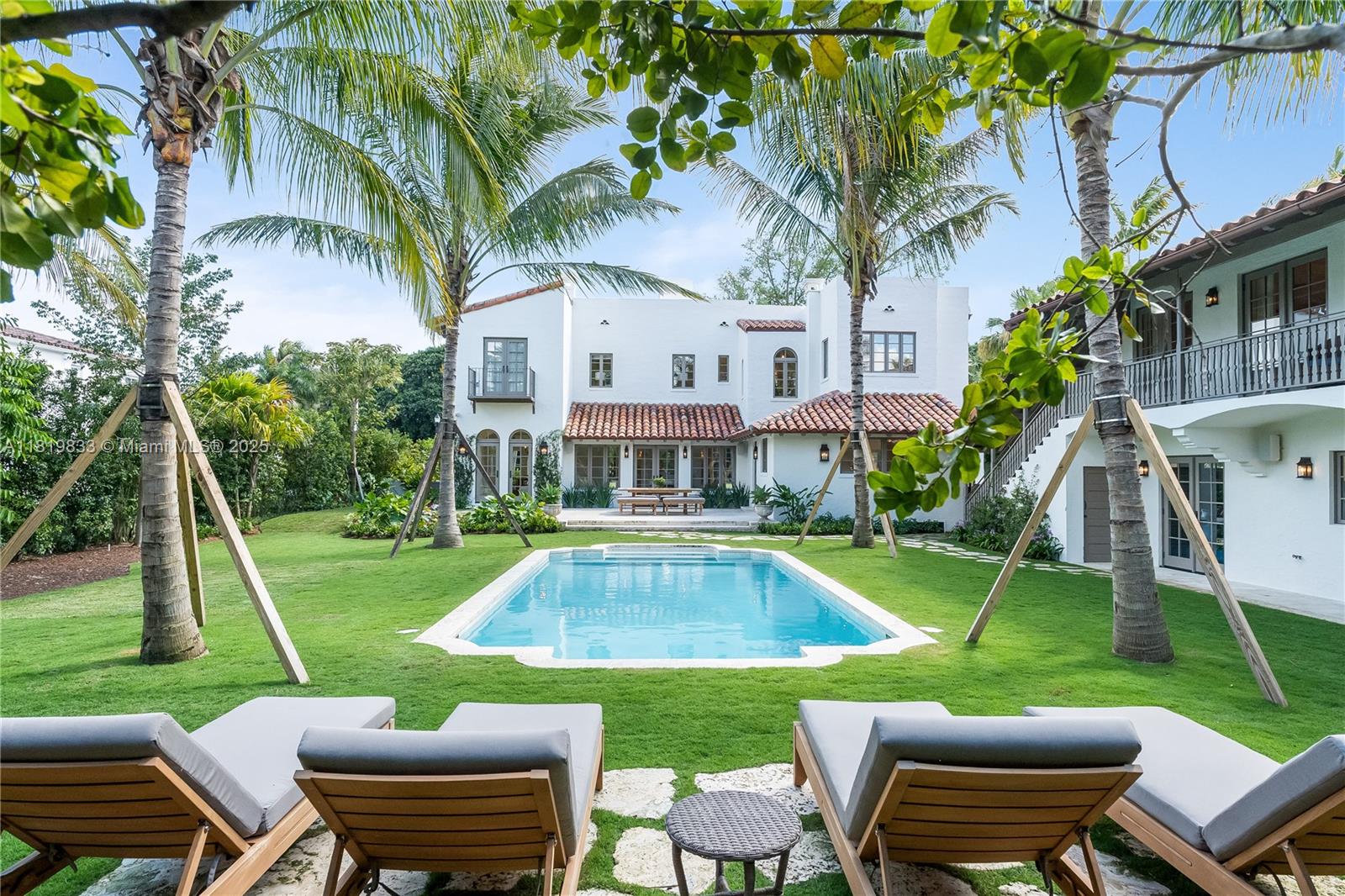 1225 N Greenway Dr, Coral Gables, Florida image 19