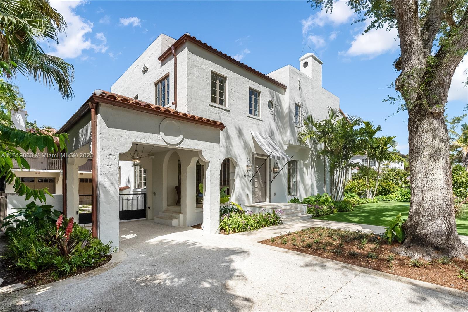 1225 N Greenway Dr, Coral Gables, Florida image 21