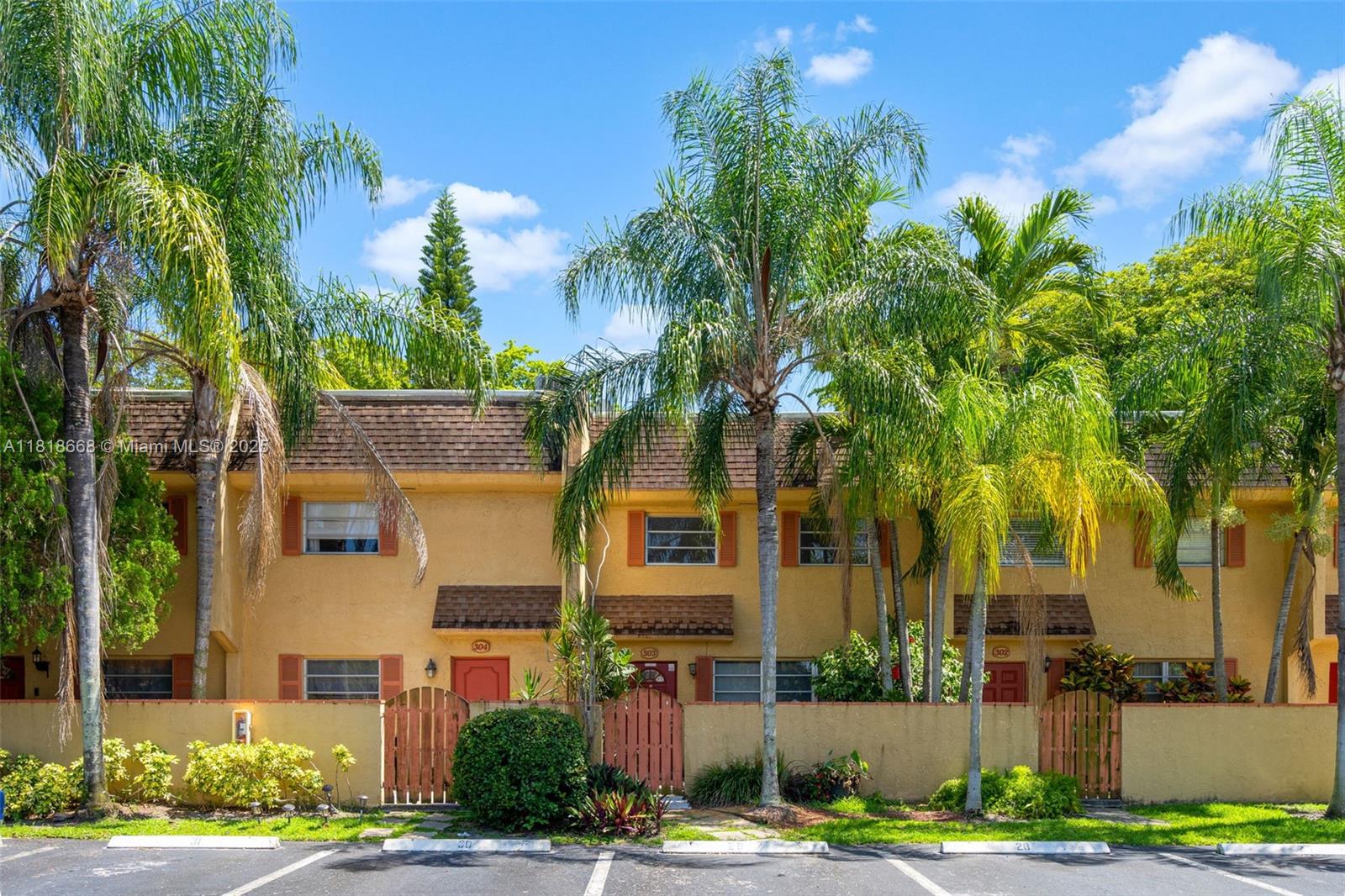 7175 Nova Dr #303, Davie, Florida image 1