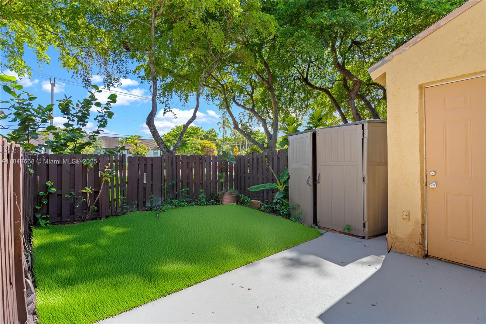 7175 Nova Drive #303, Davie, Florida image 2