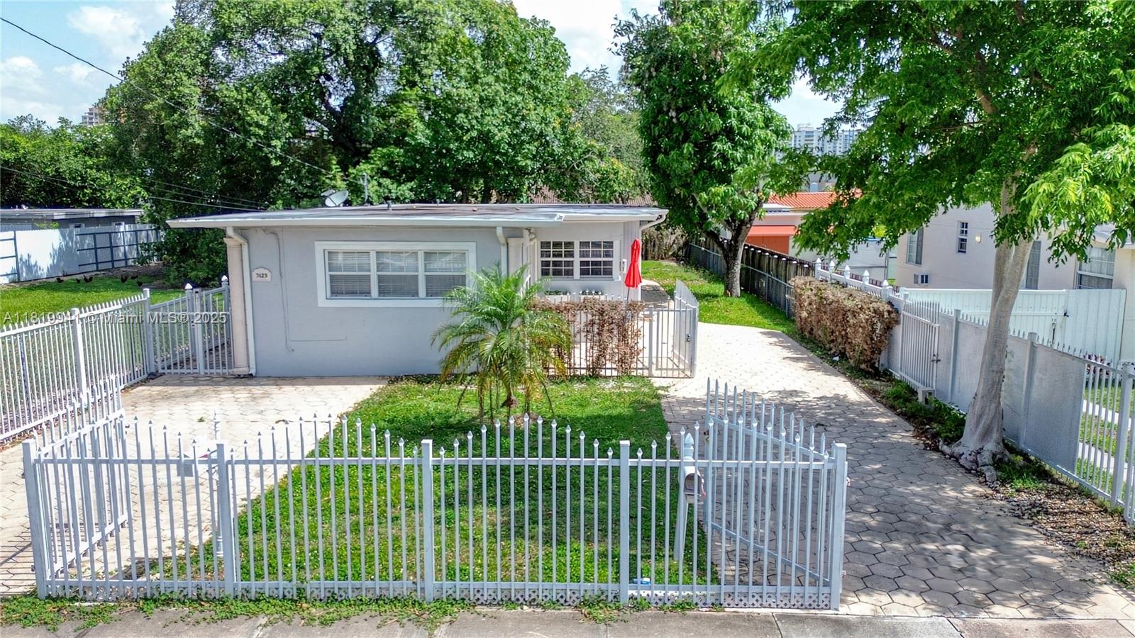 3121-3123 SW 25th Ter, Miami, Florida image 1
