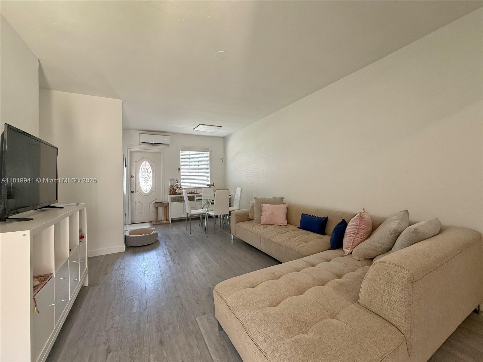 3121-3123 SW 25th Ter, Miami, Florida image 16