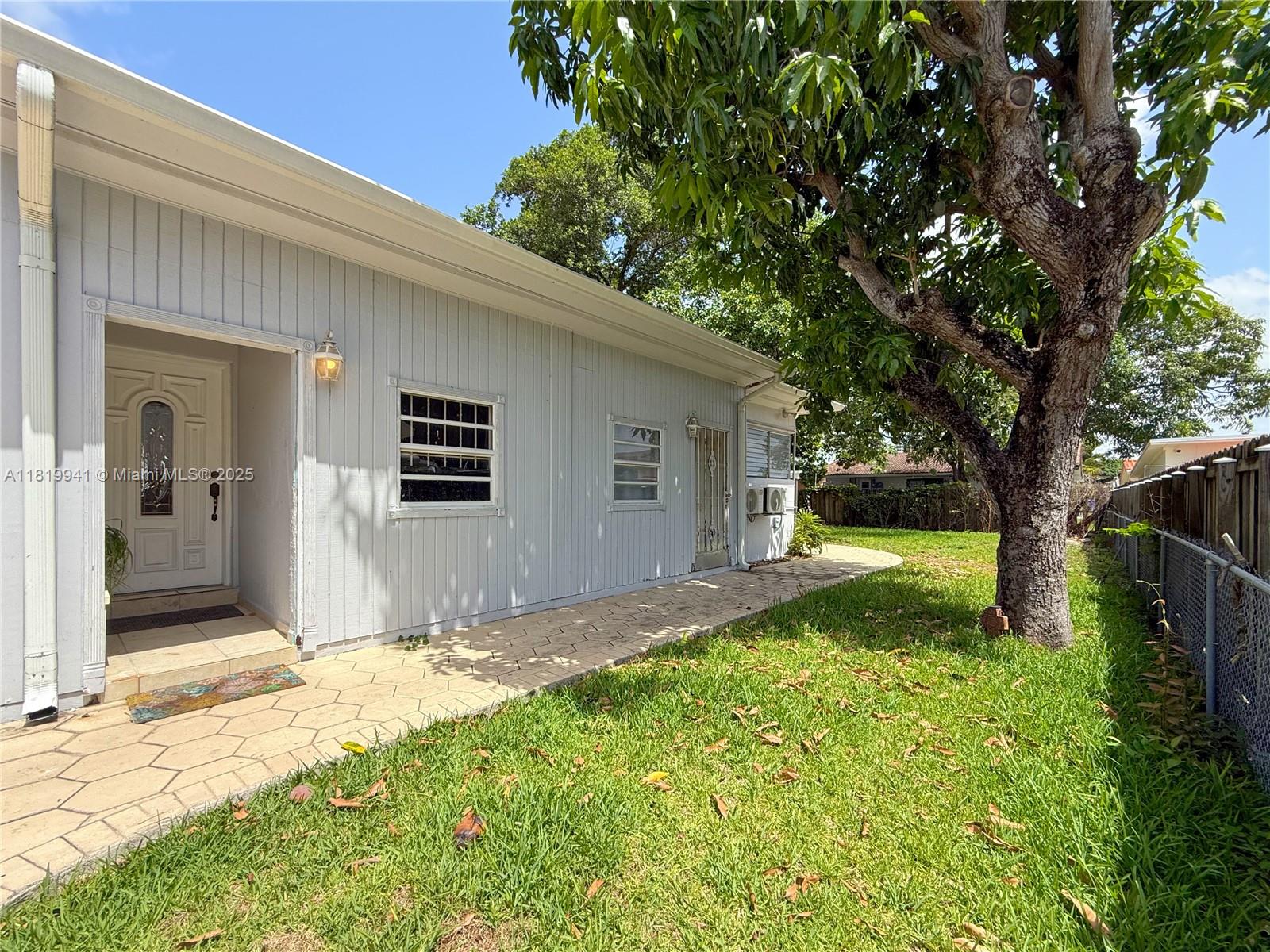 3121-3123 SW 25th Ter, Miami, Florida image 31
