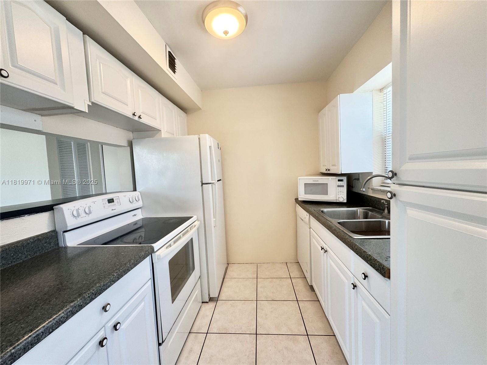 16508 NE 26th Ave #201, North Miami Beach, Florida image 11
