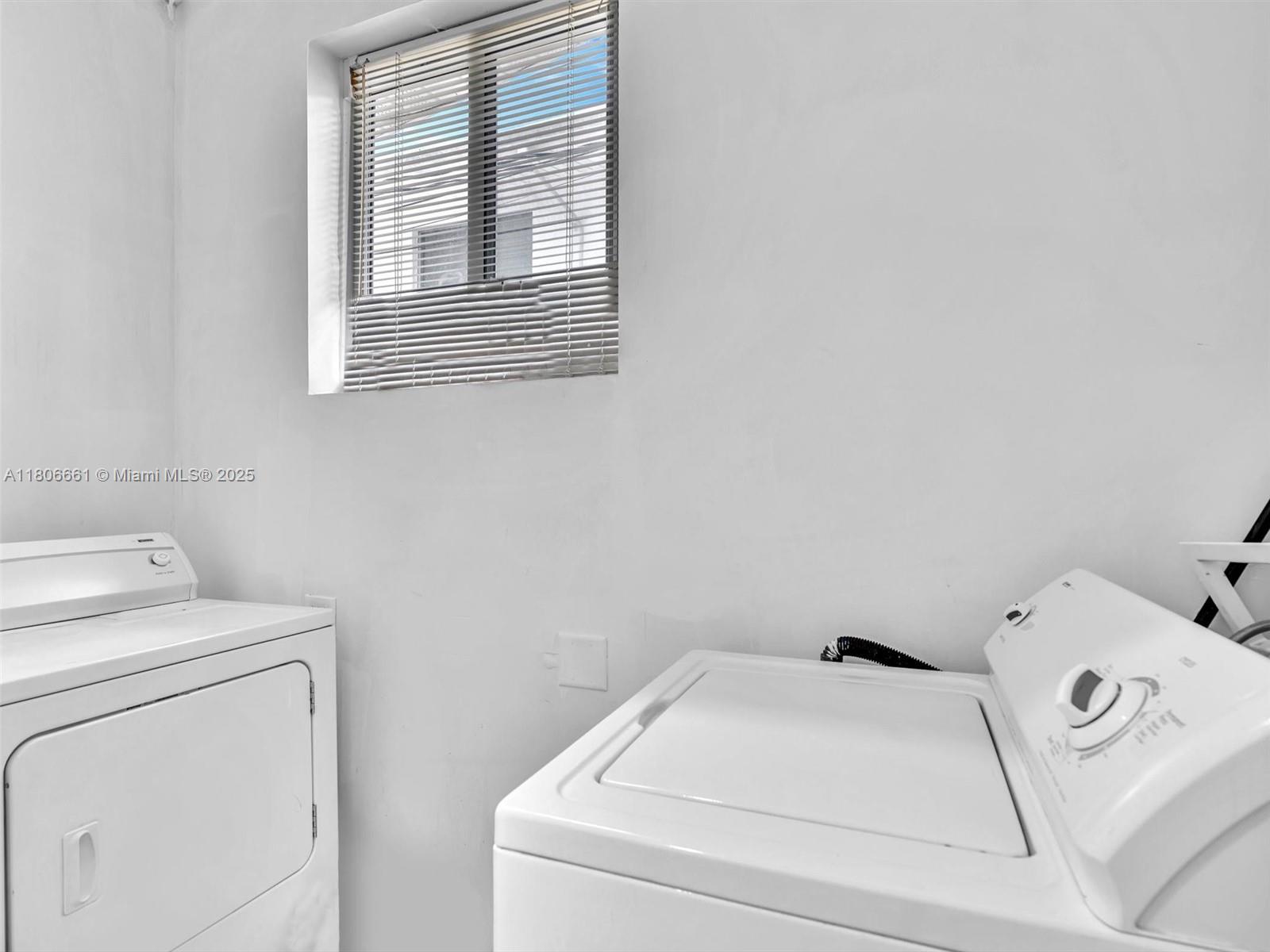 2454 W Nassau Ln, Fort Lauderdale, Florida image 20