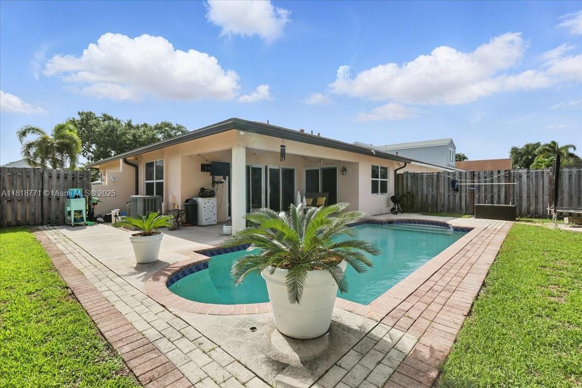 5874 SW 97th Ter, Cooper City, Florida image 24