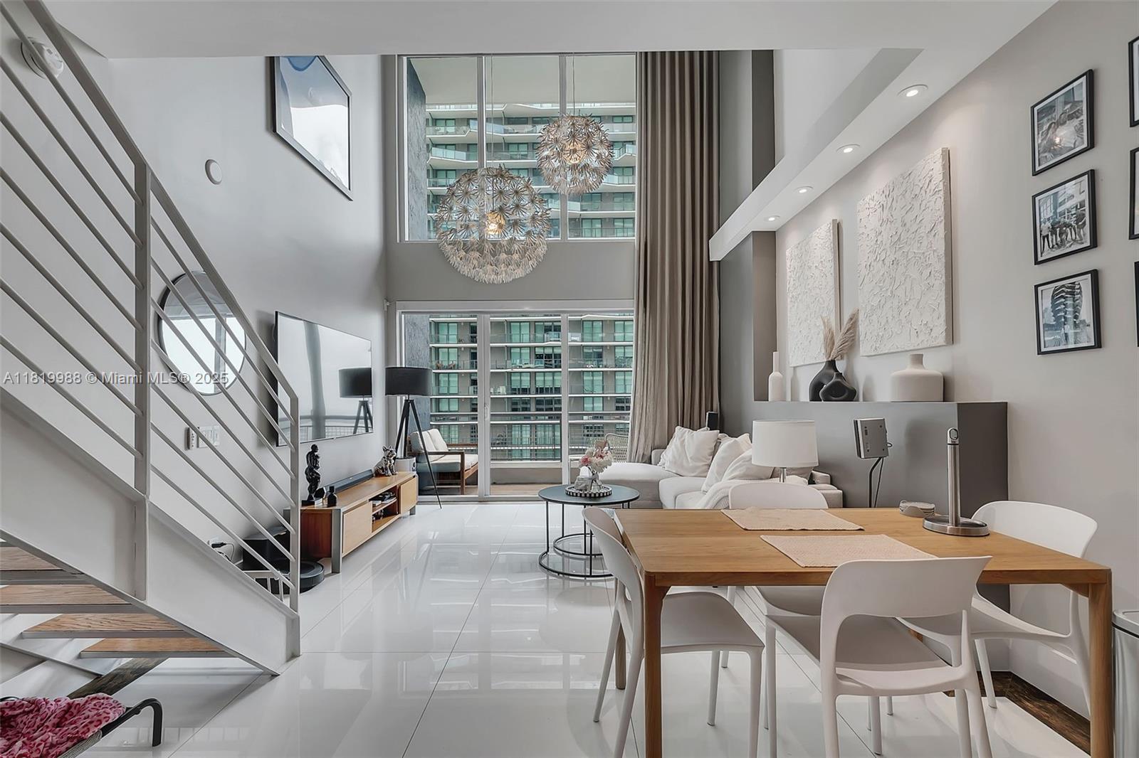 Apartamento à Venda em Miami, FL