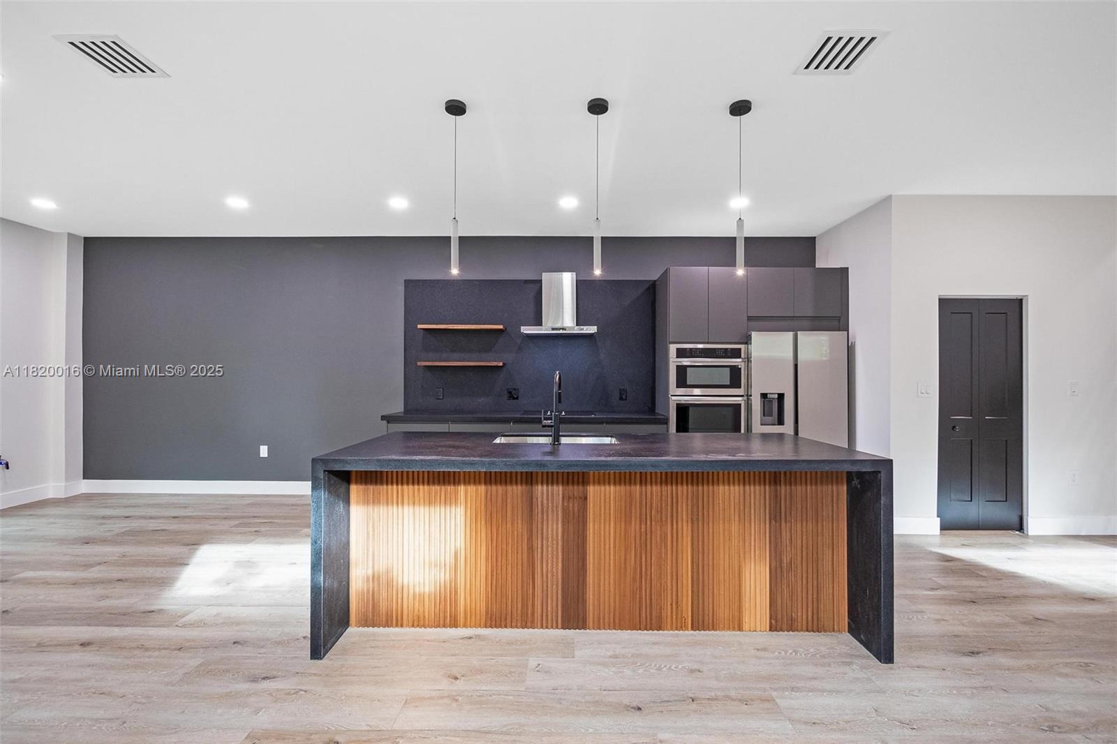 535 NW 52nd St, Miami, Florida image 18