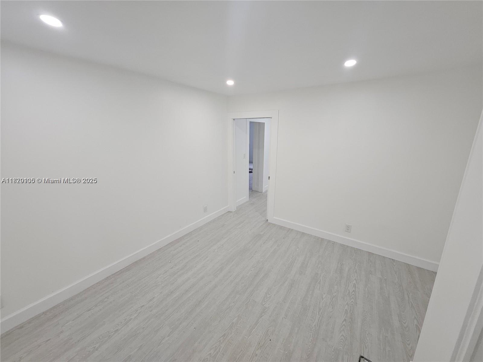 700 NE 7th St, Pompano Beach, Florida image 17