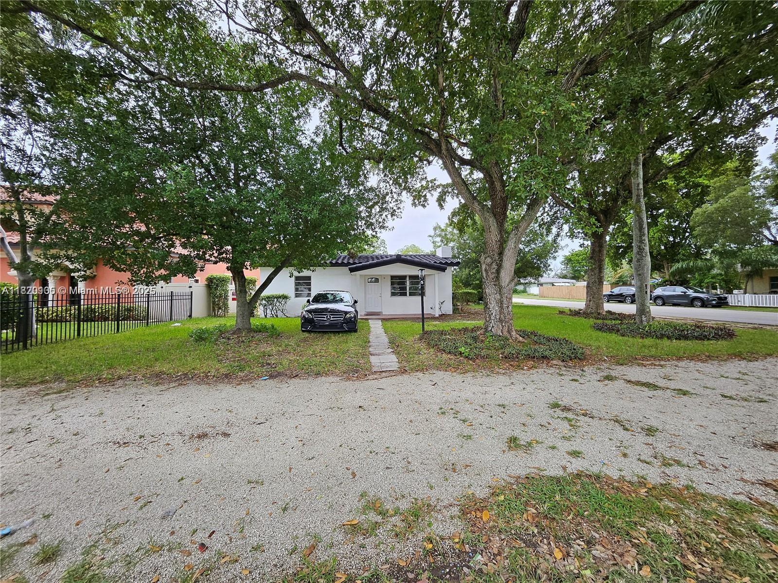 700 NE 7th St, Pompano Beach, Florida image 9