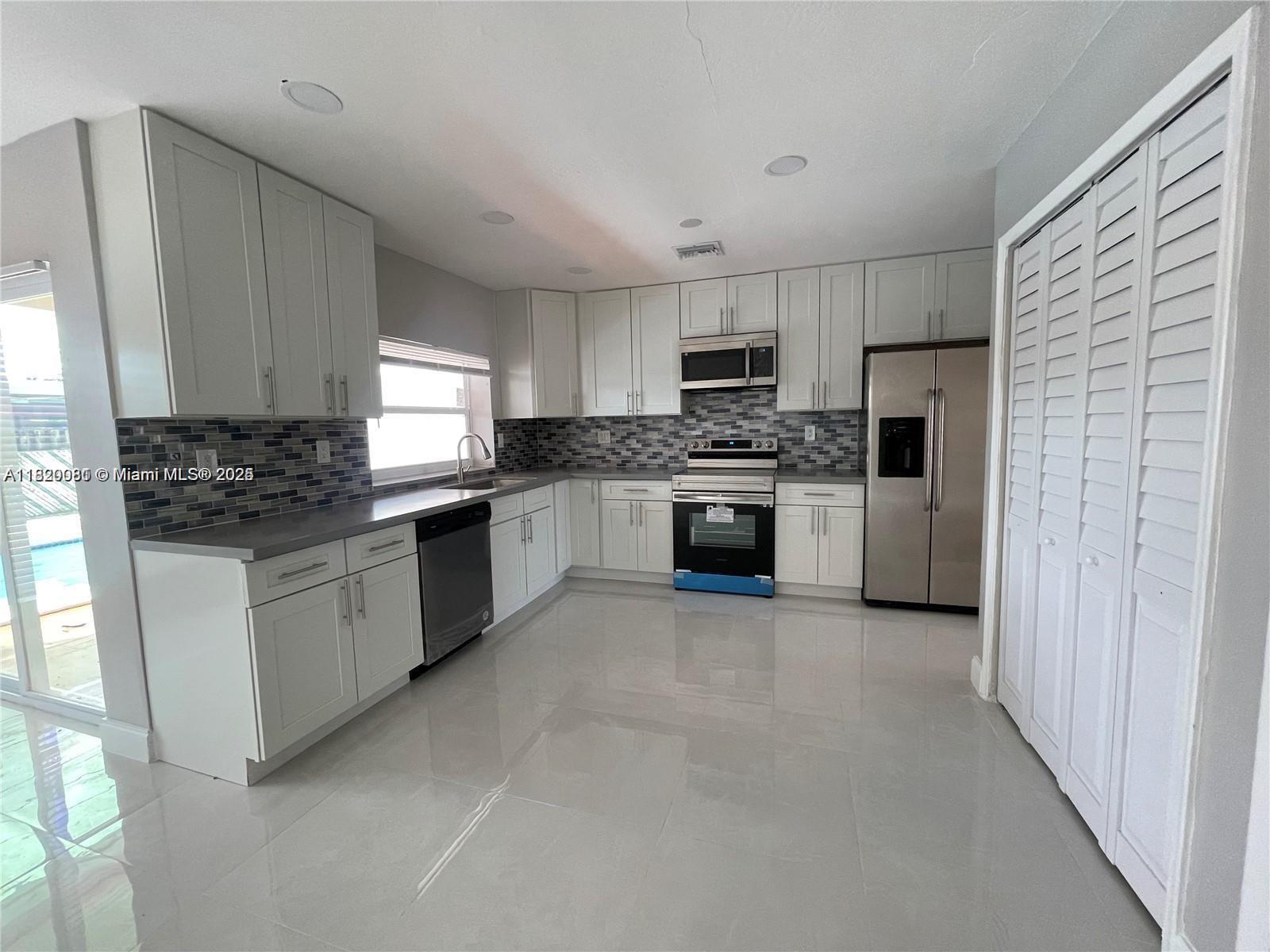 Residential, Miramar, Florida image 6