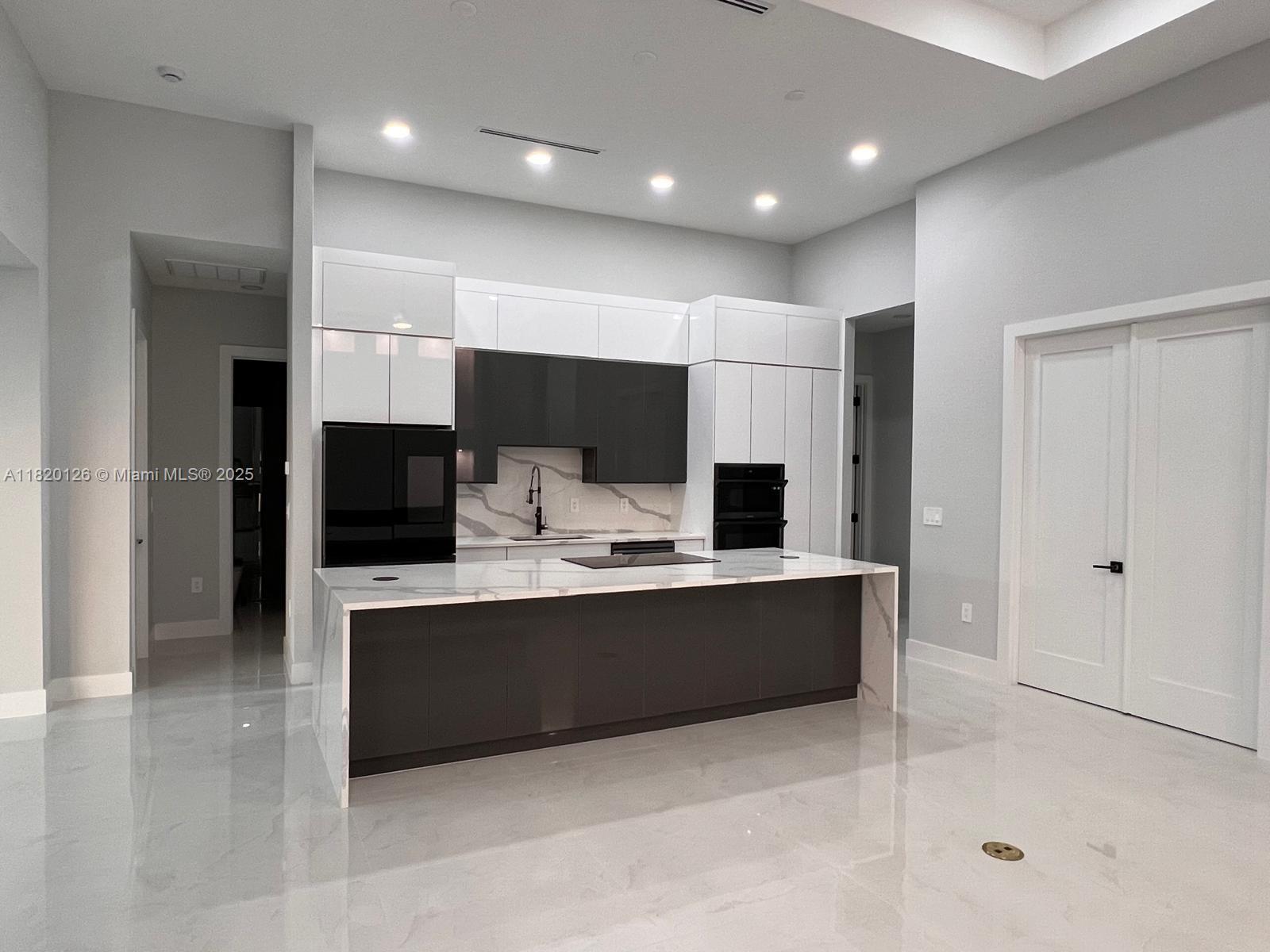2033 Embers Pkwy, Cape Coral, Florida image 38